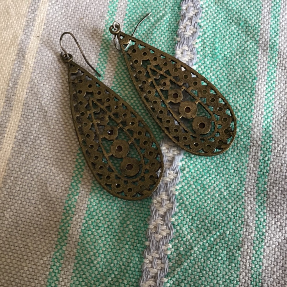 Fun funky earrings - Picture 2 of 3